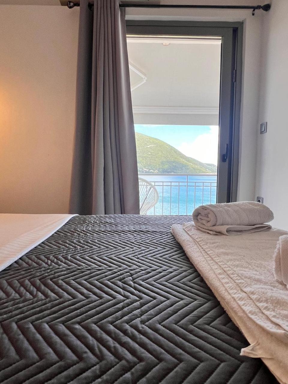 Ponti Bay Apartments Vasiliki  Exterior photo